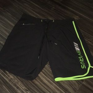 Men’s Virus performance shorts